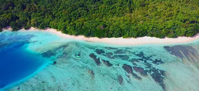 Snorkelling to Marak Island